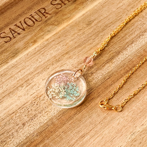 ⚡️2/$30 HANDCRAFTED RESIN LONG PENDANT NECKLACE - Picture 2 of 5